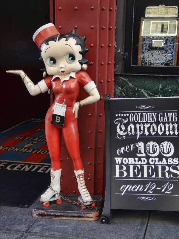 Betty Boop Mannequin