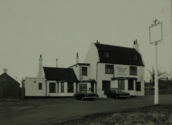 Crown & Crooked Billet, Woodford Bridge