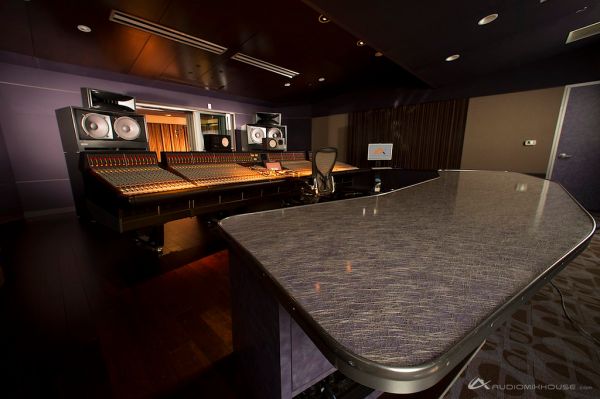 80-channel Solid State Logic (SSL) XL 9000 K Series Console at Audio Mix House, Studio B