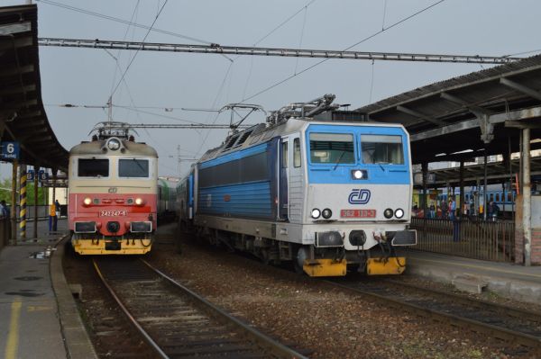 12.05.13 Brno hl.n. 242247 and 362113