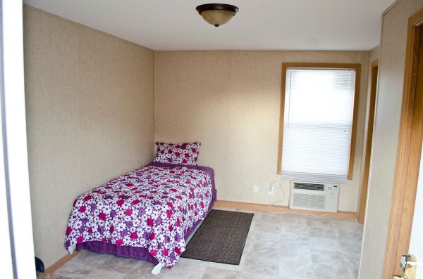 one possible man-camp cabin 001 - Fisher Place - Arnegard North Dakota - 2013-07-03