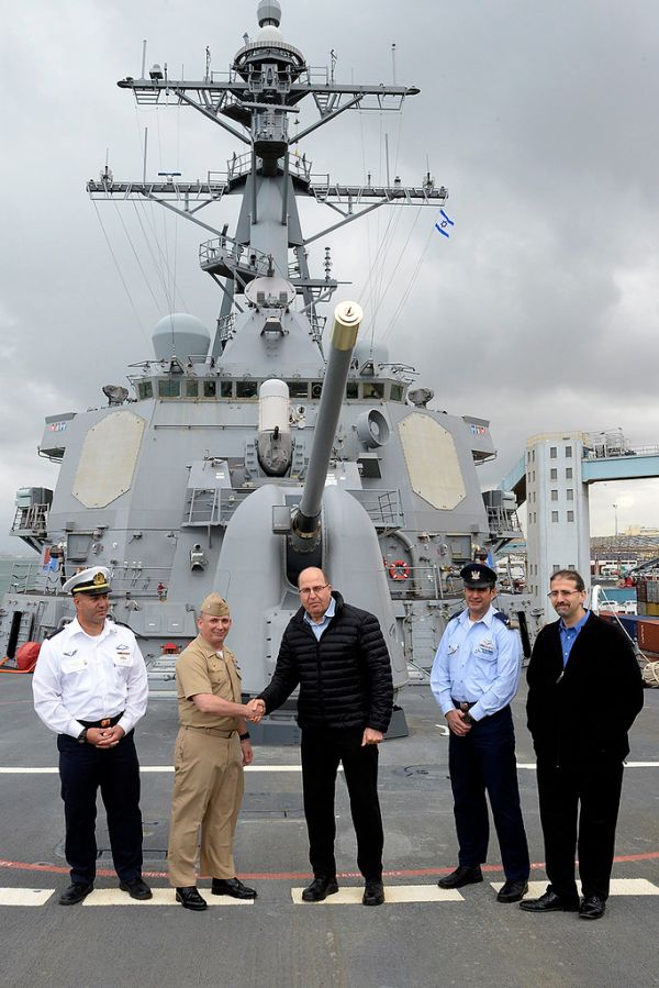 Ambassador Shapiro Hosts Israeli MoD Ya’alon on USS Carney