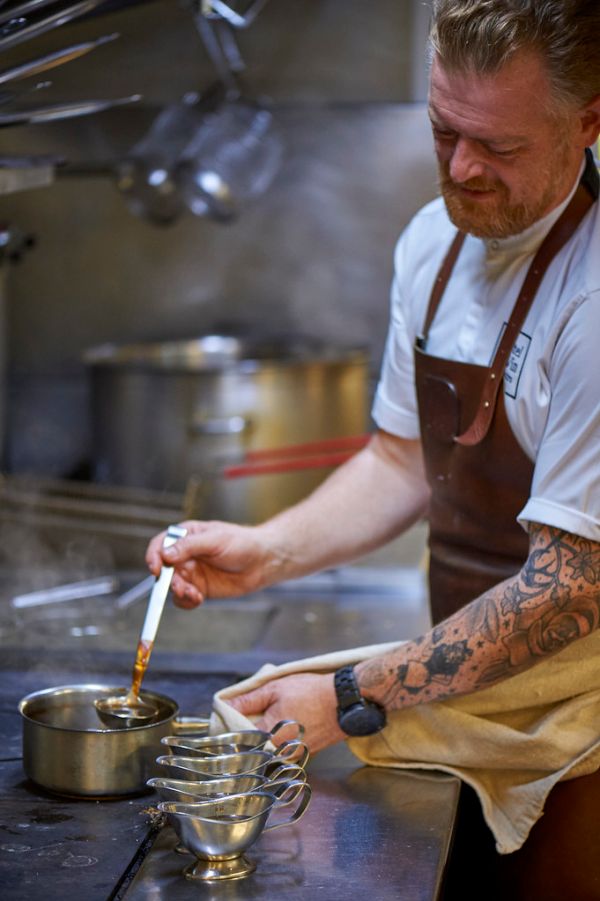 HDV F&B Images - Sunday Roast Kitchen Prep 3 (Portrait) - Summer-22