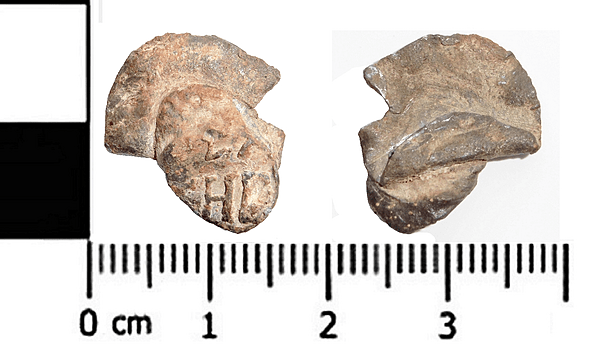 <div class='fn'> Post-medieval lead cloth seal</div>