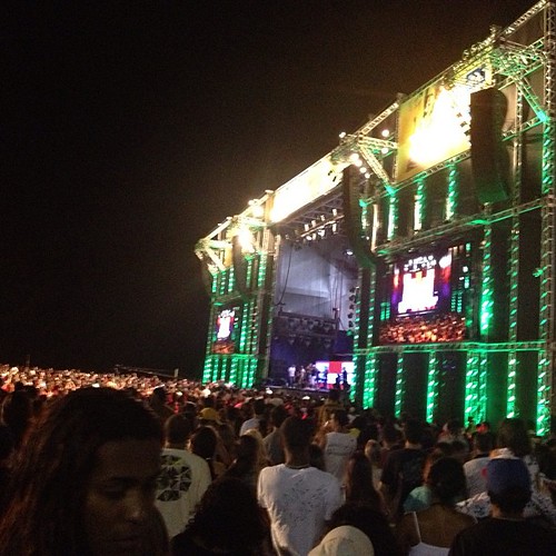 Show do @naldonaveia sacudindo tudo no palco da nike no Leme #nike #nikeair #prefeituradorio #riotur #imx #naldonaveia #leme