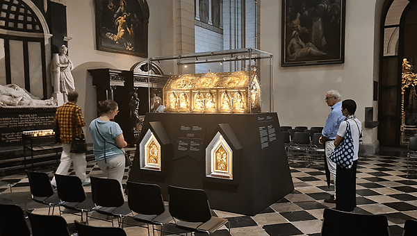 2025 HDV Maastricht, Noodkist (03a) (cropped)