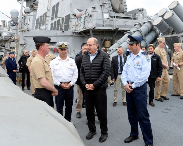 Ambassador Shapiro Hosts Israeli MoD Ya’alon on USS Carney