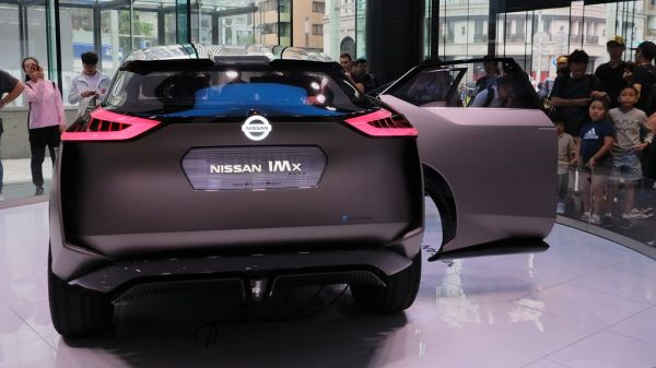 IMx KURO - NISSAN CROSSING.