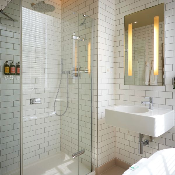 HDV Exeter - Room 117 Deluxe Double Bathroom 3 - May-22