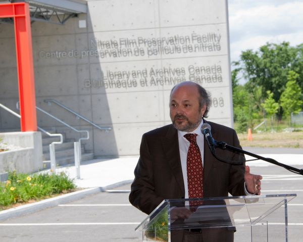 D.J. Caron, DH and Librarian and Archivist of Canada at the opening of the Nitrate Film Preservation Facility / D.J. Caron, AG et bibliothécaire et archiviste du Canada, à l’inauguration du Centre de préservation de pellicule de nitrate