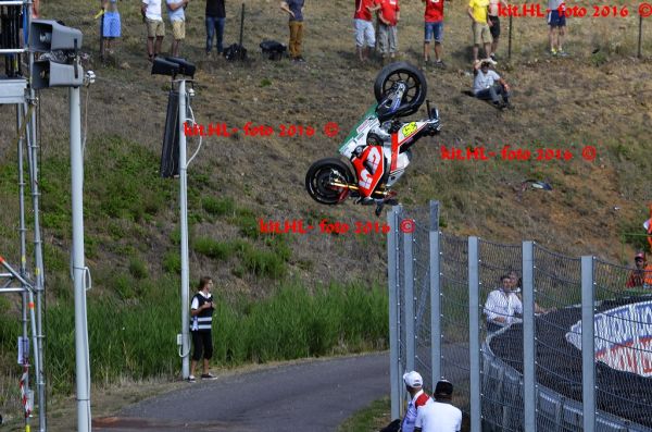 Cal CRUTCHLOW crash - GP Brno 2016