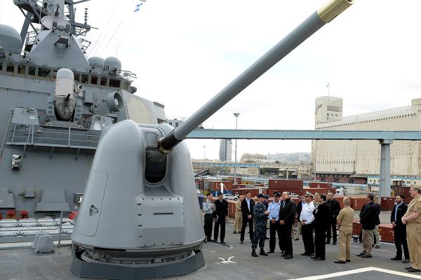 Ambassador Shapiro Hosts Israeli MoD Ya’alon on USS Carney