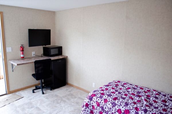 one possible man-camp cabin 006 - Fisher Place - Arnegard North Dakota - 2013-07-03