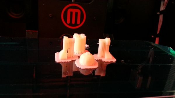 3D printed 'Lego' R2D2 robot