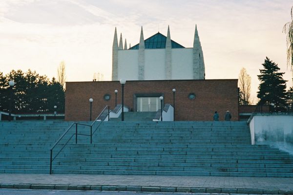 Kiev 4 + Helios 103 - Crematorium (Central Cemetery, Brno)