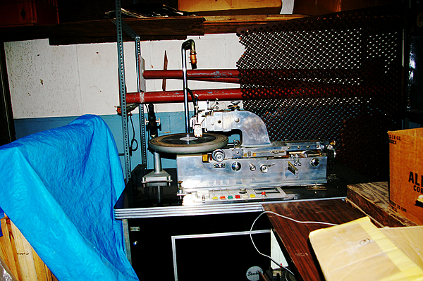 Vinyl pressing machine