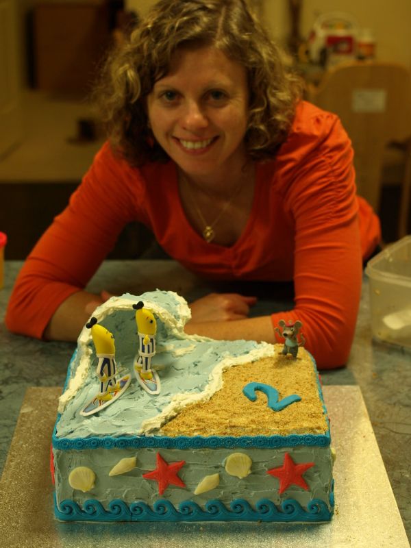 Bananas In Pajamas Birthday Cake