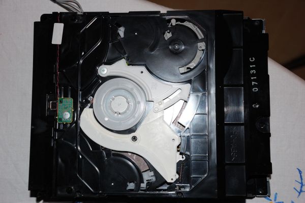 YLOD'd PS3 - Blu-ray Drive