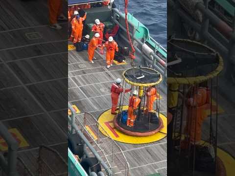 Offshore Crew Change via Fast Crew Boat #jackup #roustabout #billypugh